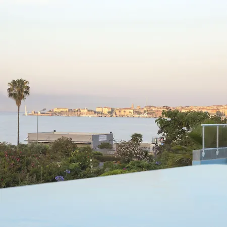 Western Amiraute 호텔