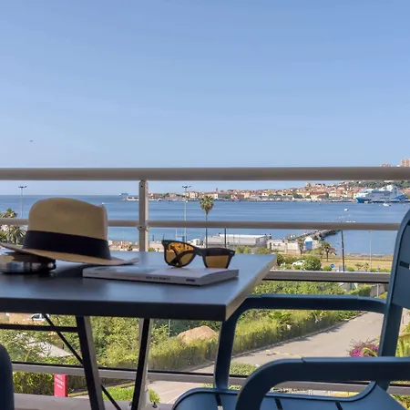 Western Amiraute 호텔 4*