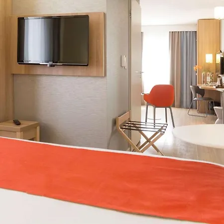 호텔 Western Amiraute 4*