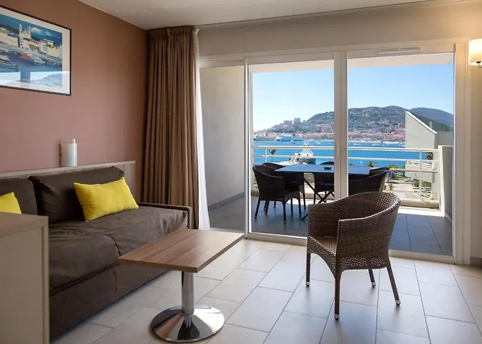 Western Amiraute Hotel 4*