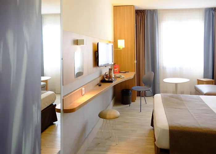 Western Amiraute Hotel