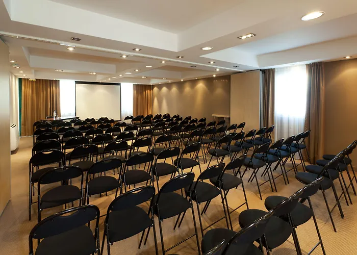 Western Amiraute Hotel