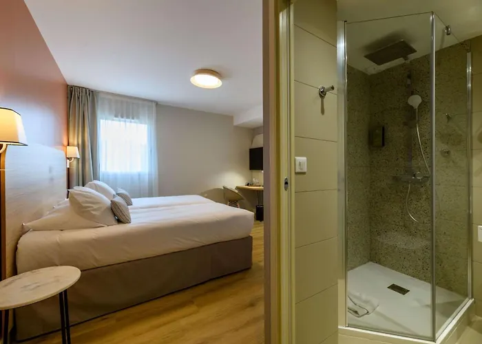 Western Amirauté Hotel 4*