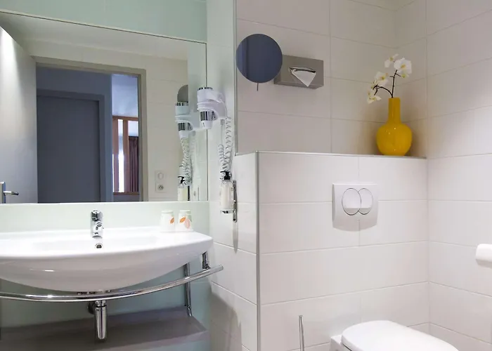 Western Amirauté Hotel